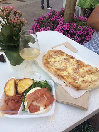 Ichnos Street Food
